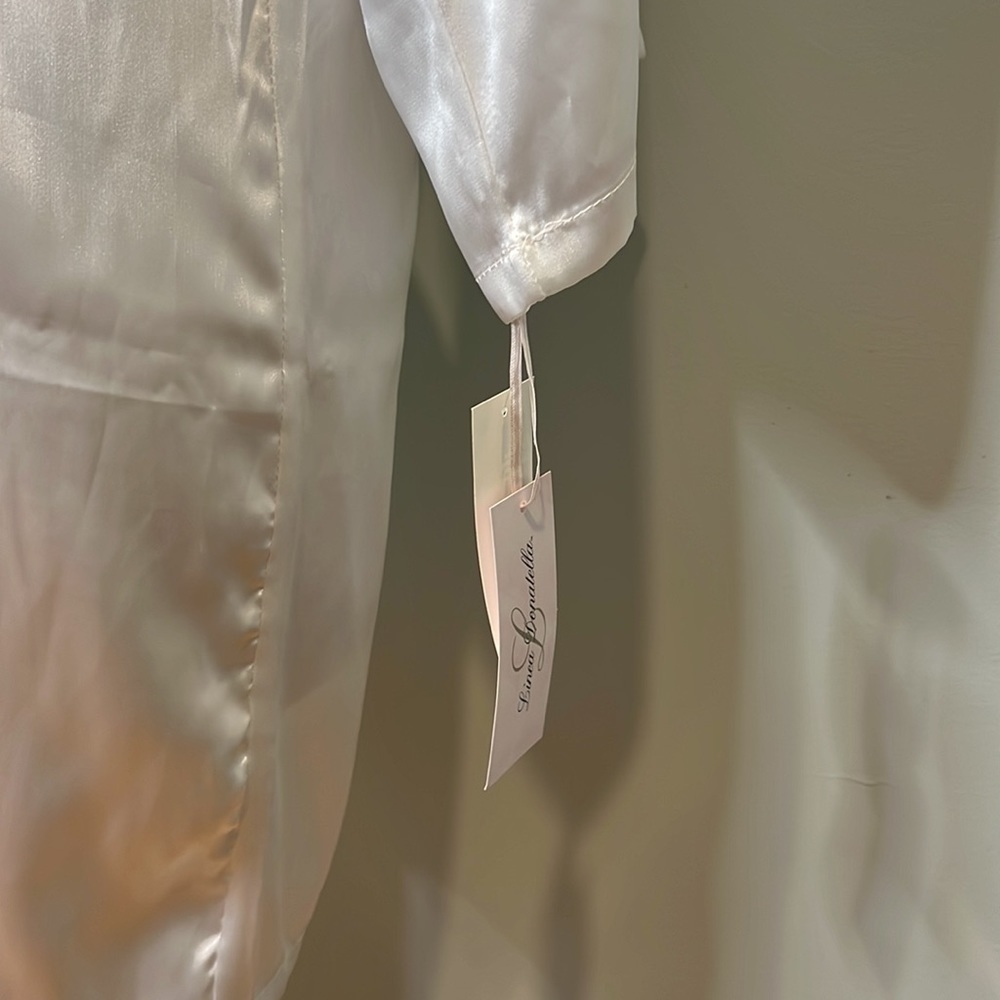 NWT MRS. Robe for Bride - Picture 5 of 12